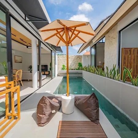 Villa Jerapah Canggu, Exquisite Brand New Villa 2Br - 10 Minutes To Batu Bolong Beach