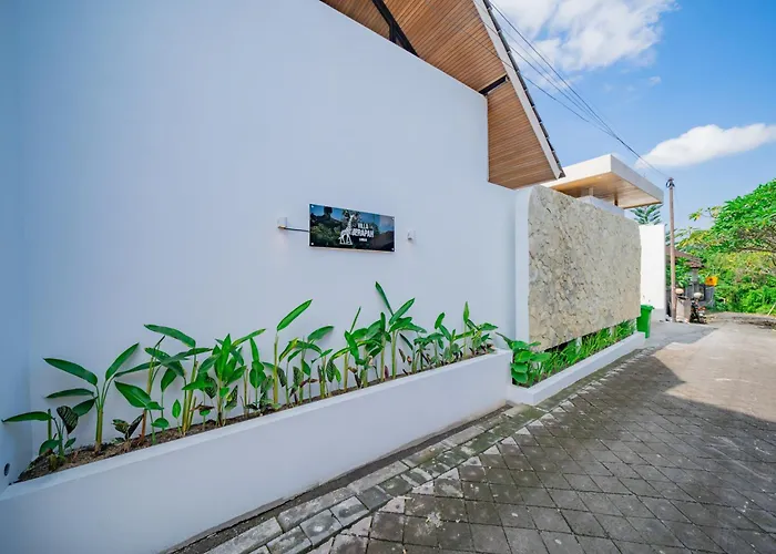 Umah Jerapah Canggu, Exquisite Brand New 2br - 10 Minutes To Batu Bolong チャングー
