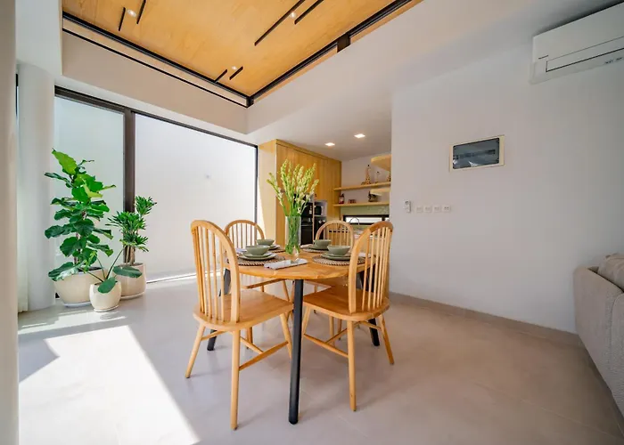 Umah Jerapah Canggu, Exquisite Brand New 2br - 10 Minutes To Batu Bolong