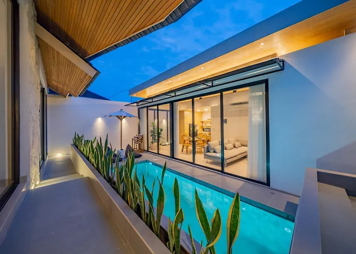 Umah Jerapah Canggu, Exquisite Brand New 2br - 10 Minutes To Batu Bolong チャングー
